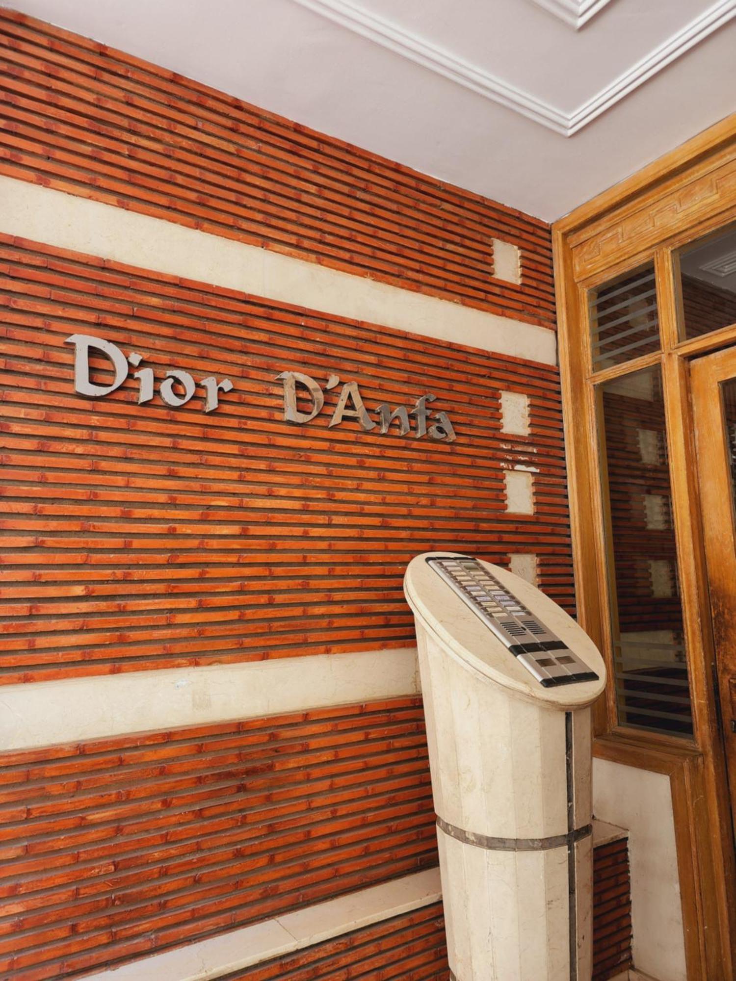 Number Nine Triangle D'or By Ib Signature - Chic 3-bedroom Family In Sought-after Area, 24 X7 Security - Self Check-in - Parking - View With Terrace - Walk To Cafes! Centre Apartment *