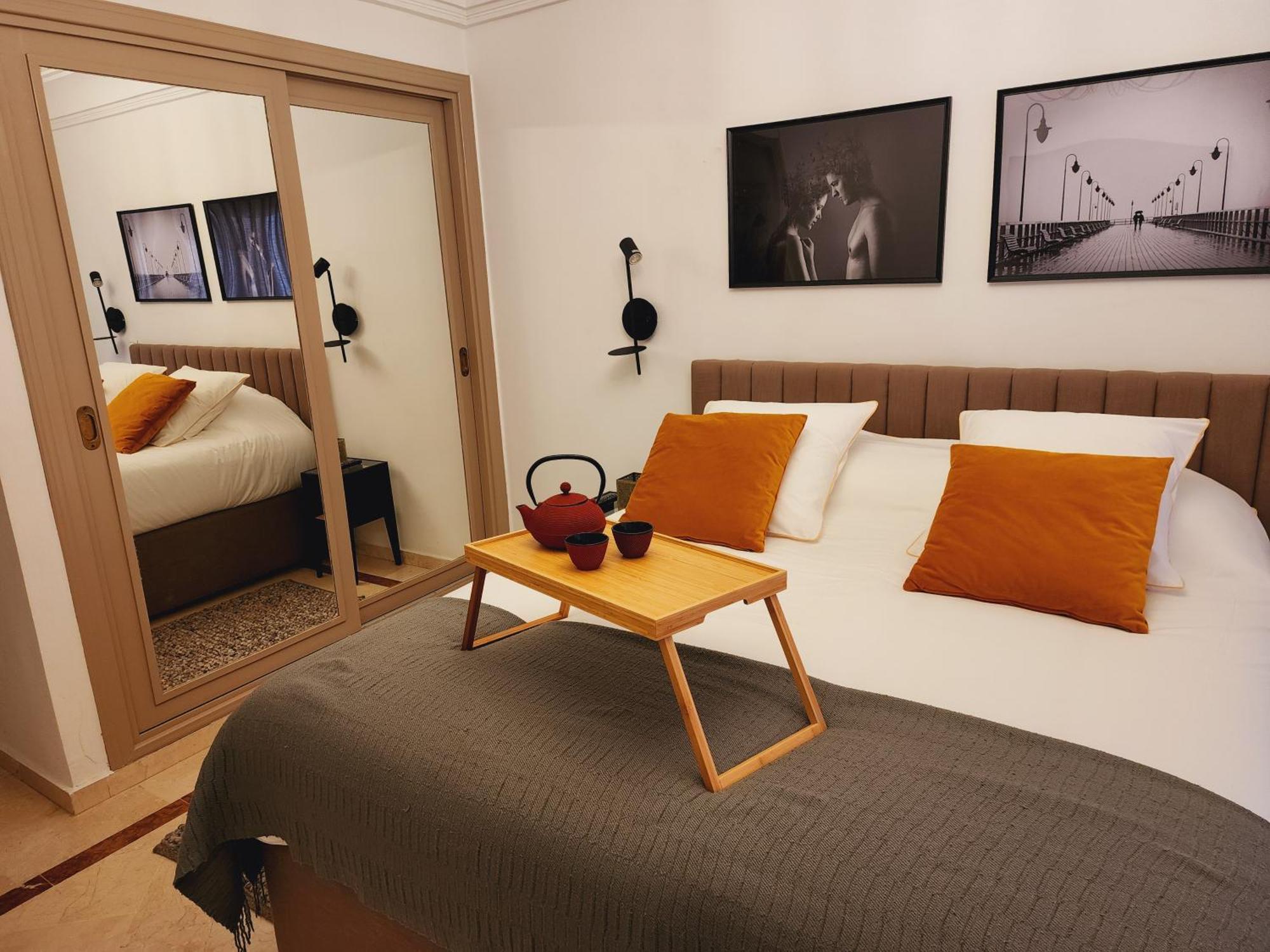 Apartment Number Nine Triangle D'or By Ib Signature - Chic 3-bedroom Family In Sought-after Area, 24 X7 Security - Self Check-in - Parking - View With Terrace - Walk To Cafes! Centre