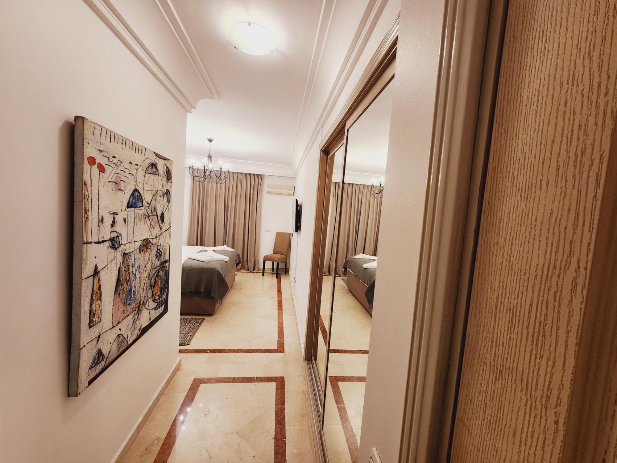 Number Nine Triangle D'or By Ib Signature - Chic 3-bedroom Family In Sought-after Area, 24 X7 Security - Self Check-in - Parking - View With Terrace - Walk To Cafes! Centre