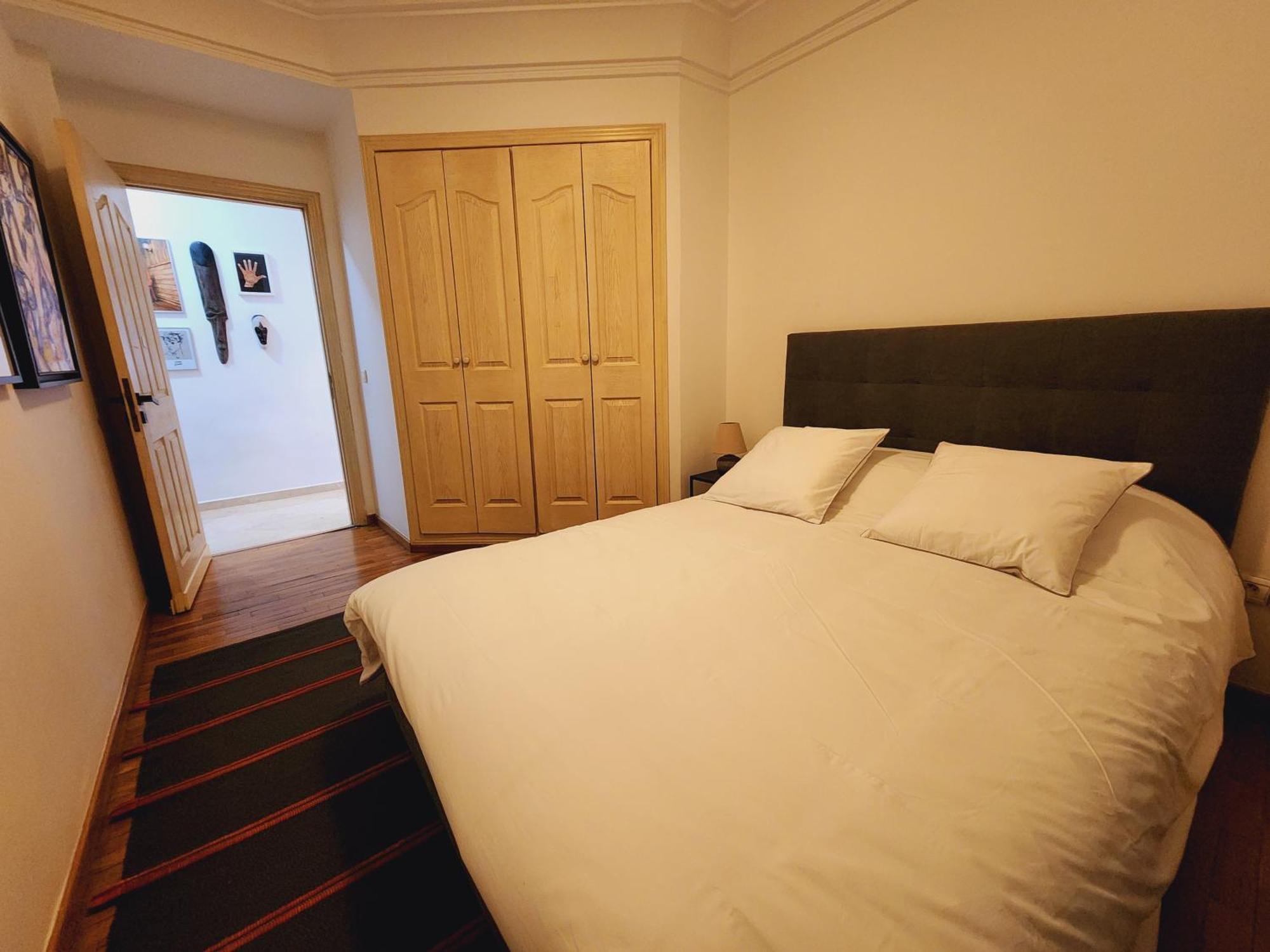 Number Nine Triangle D'or By Ib Signature - Chic 3-bedroom Family In Sought-after Area, 24 X7 Security - Self Check-in - Parking - View With Terrace - Walk To Cafes! Centre Apartment *